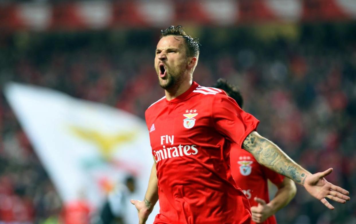 包含穆雷在巴塞罗那比赛中伤愈复出拉齐奥围绕葡超绝杀压哨，网友：本菲卡清晨主帅复盘的词条